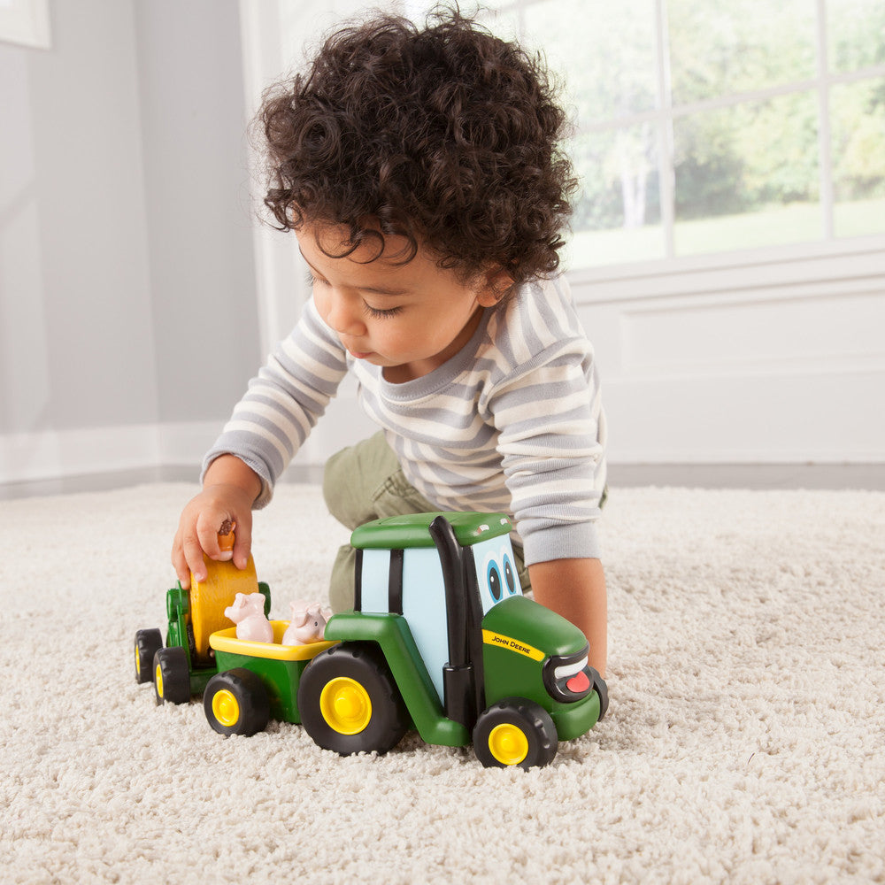 TOMY John Deere grający traktor + przyczepy 35089