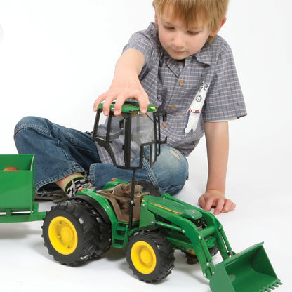 TOMY John Deere 6830 traktor+koła św/dźw 42425/4