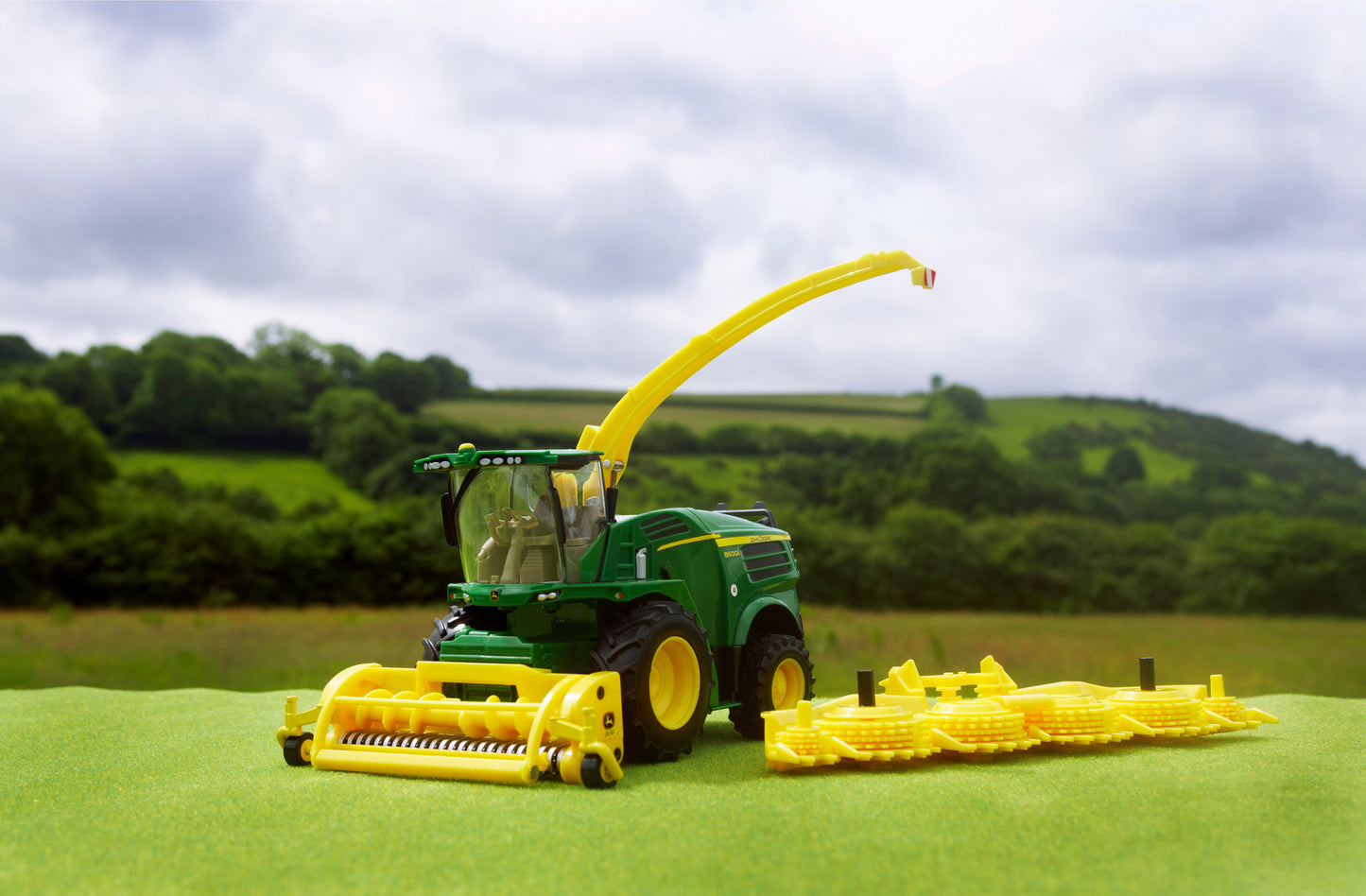 TOMY Britains sieczkarnia John Deere 8600 43198