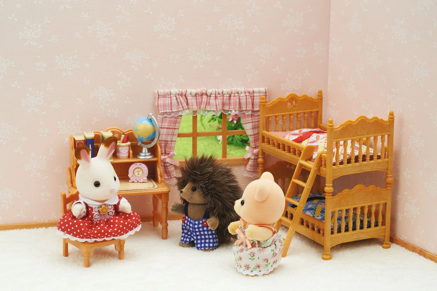 SYLVANIAN Wiejski pokój dziecięcy z łóżkiem piętrowym