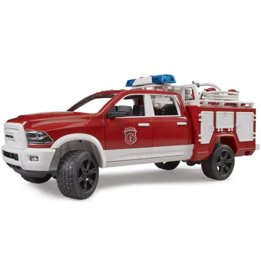 Dodge RAM z sygnałami i sikawką