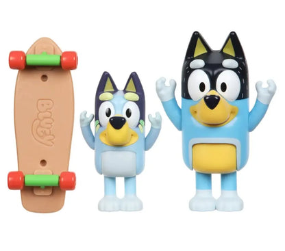 Bluey figurki 2-pak jazda na deskorolce
