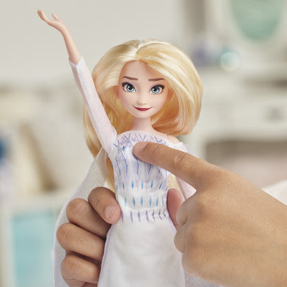 FROZEN 2 Królewska śpiewająca lalka Elsa E8880 /4