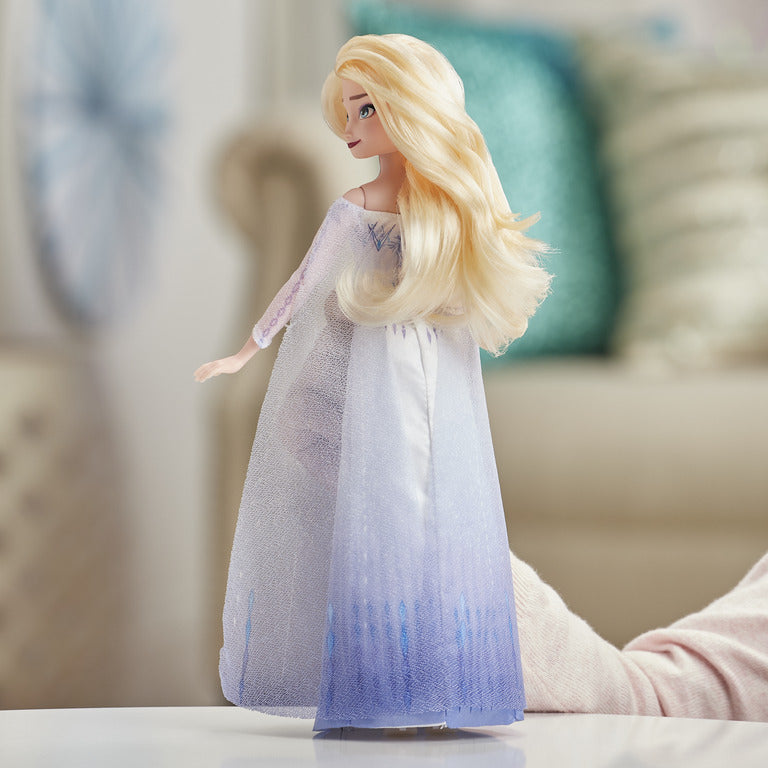FROZEN 2 Królewska śpiewająca lalka Elsa E8880 /4