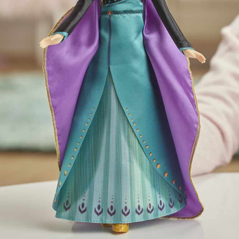 FROZEN 2 Królewska śpiewająca lalka Anna E8881 /4