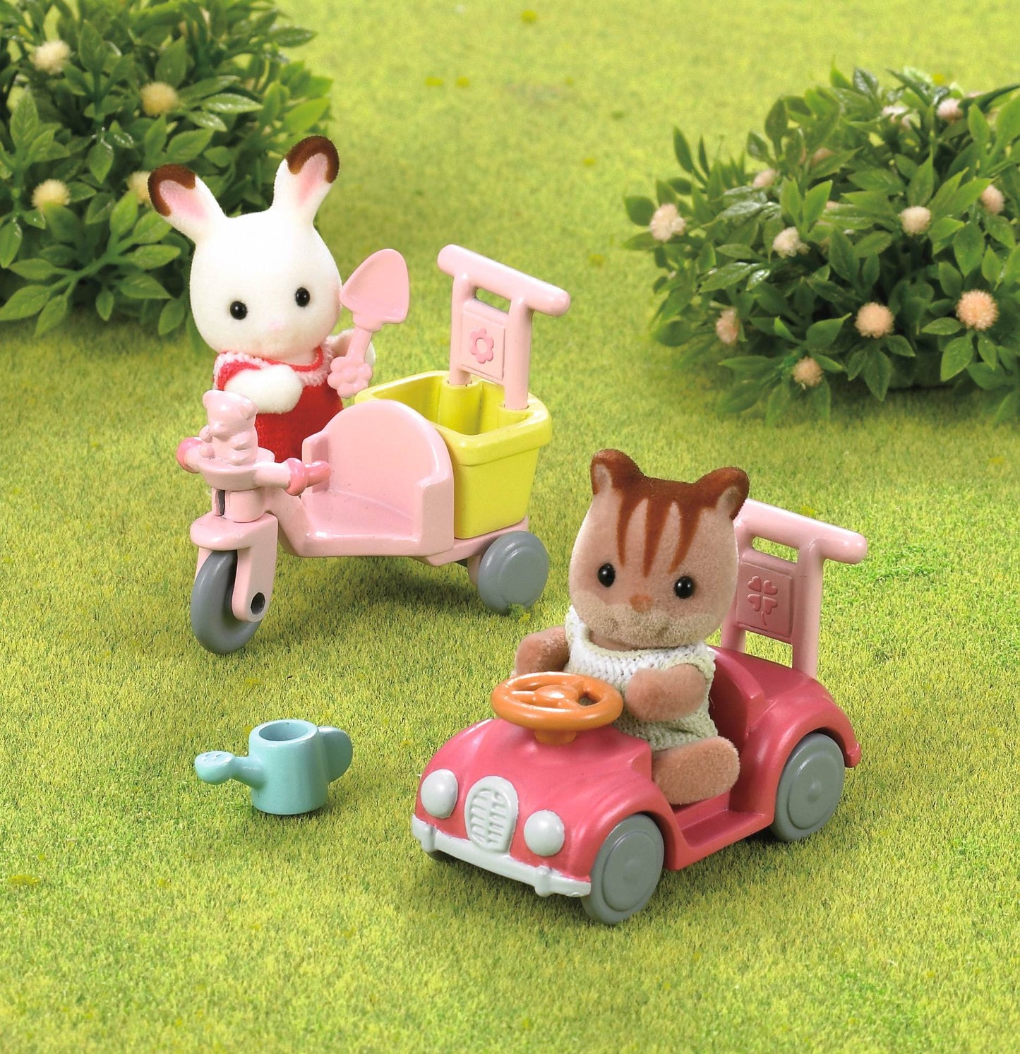 SYLVANIAN Trójkołowy rower z zabawkami 05040