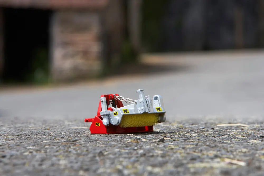 TOMY Britains przystawka-zamiatarka uliczna 43204