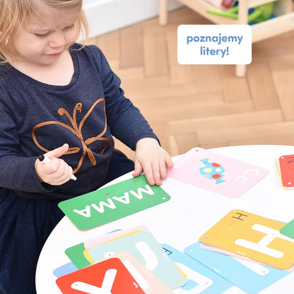CzuCzu Poznaję litery Zabawy edukacyjne z pisakiem zmazywakiem 3+