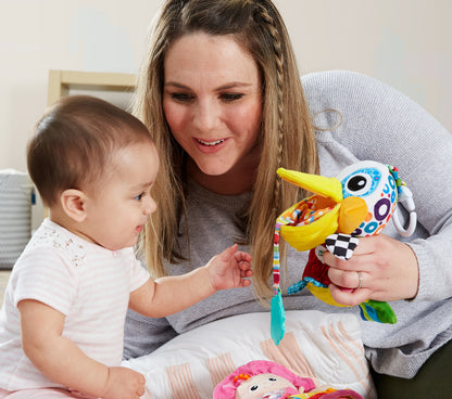 TOMY LAMAZE pelikan Oskar z rybką  L27518