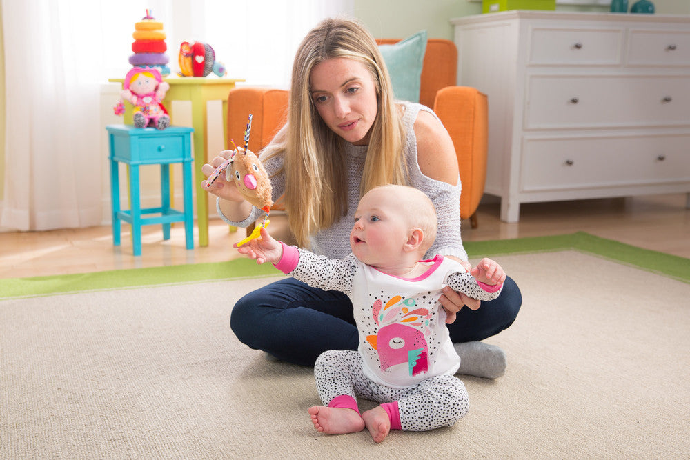 TOMY Lamaze szczeniaczek Pawełek L27530