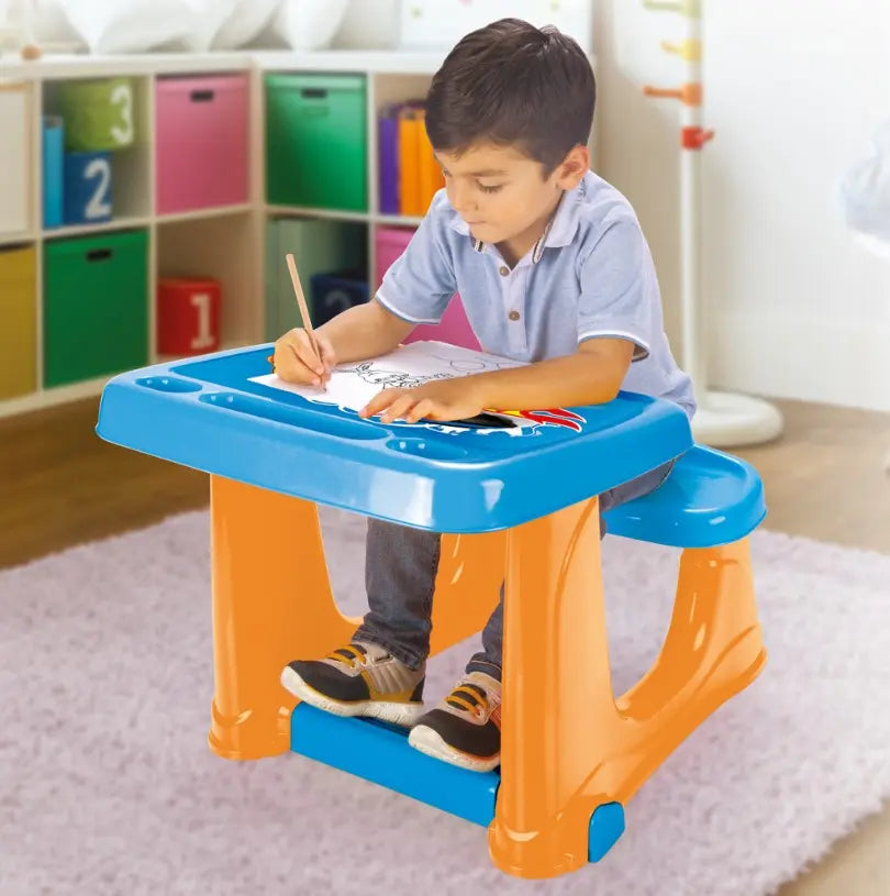 Edukacyjne biurko hot wheels