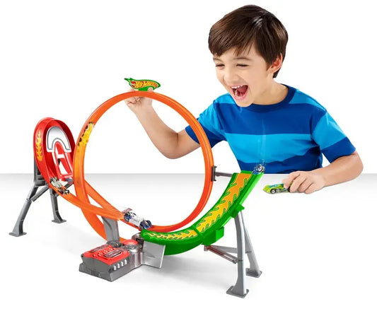 Hot Wheels, tor Power Shift Akcelerator + 5 autek