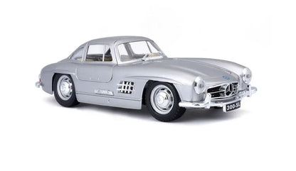 BBU 1:24 Mercedes-Benz 300SL 1954 silver 22023SL