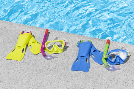 Zestaw Crusader Essential do snorkelingu: płetwy, maska i rurka B25039