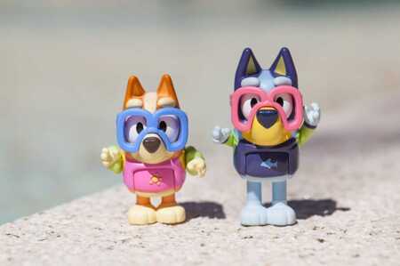 Bluey figurki 2pak zabawa na basenie  13039