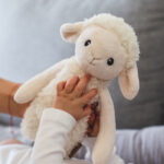 Szumiąca owieczka śpioszek - obrazek 3